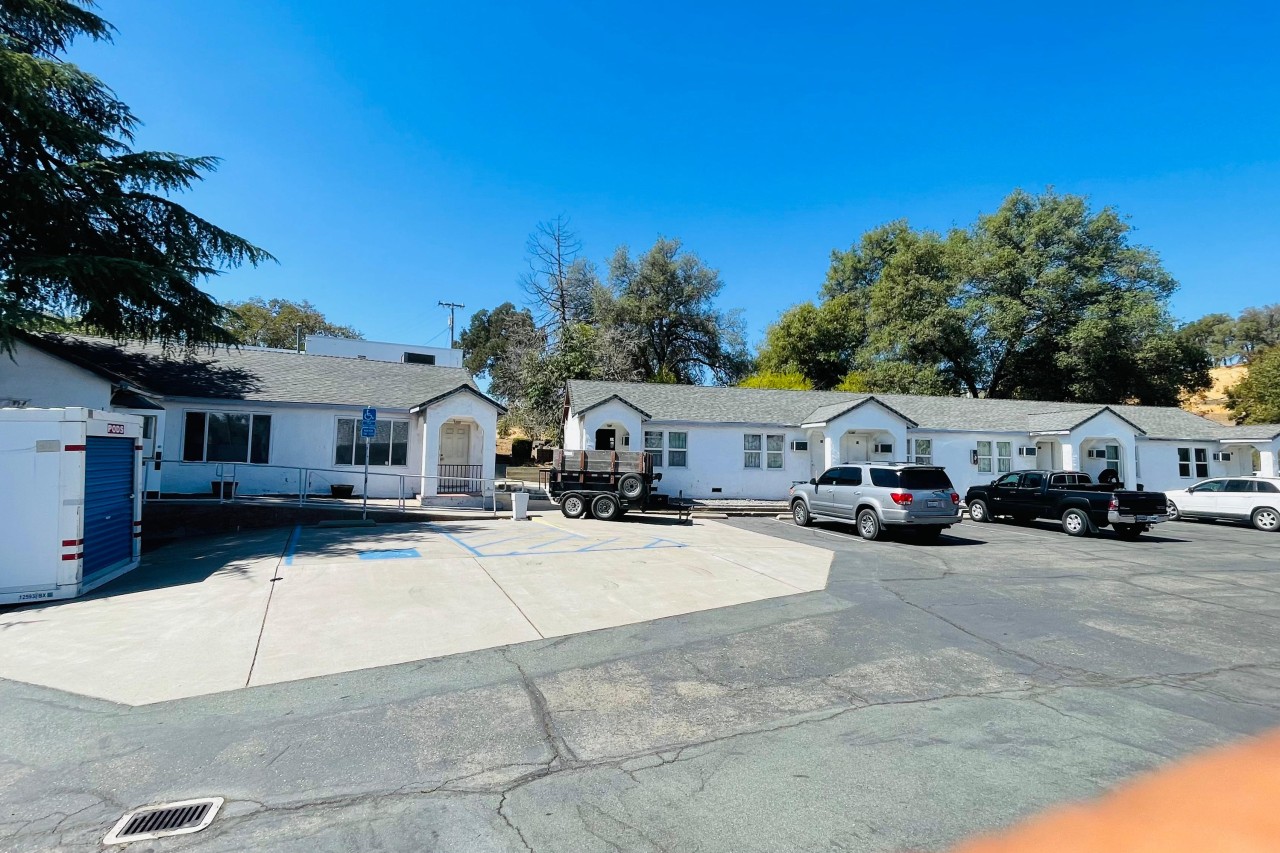 Front Desk and Lobby - Rodeway Inn Jackson
