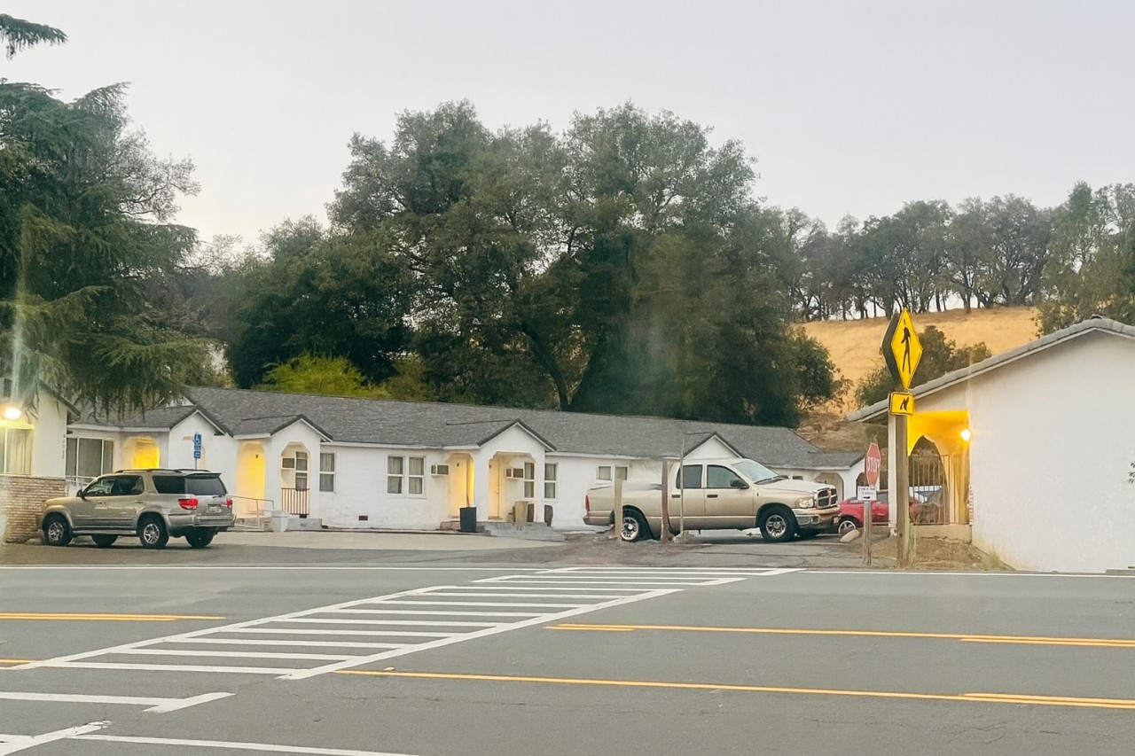 Guest Room - Rodeway Inn Jackson CA