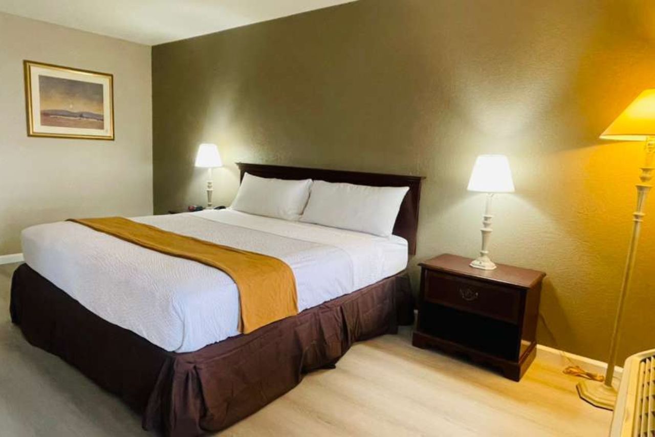 King Bed Guest Room